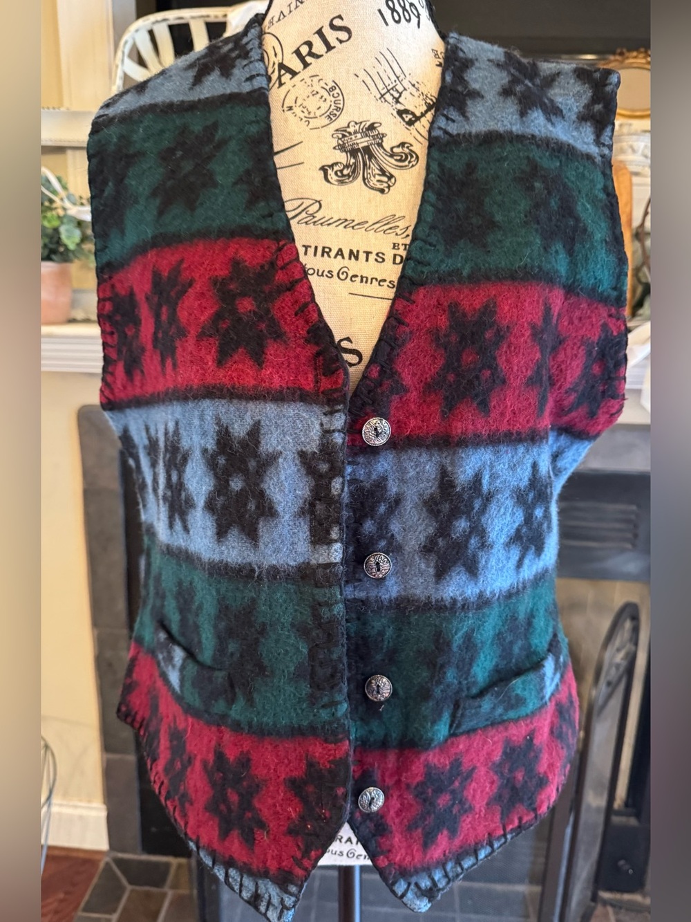 VTG Wool Snowflake Button Up Green Red Blue Southwest Aztec Boho Blanket Vest M